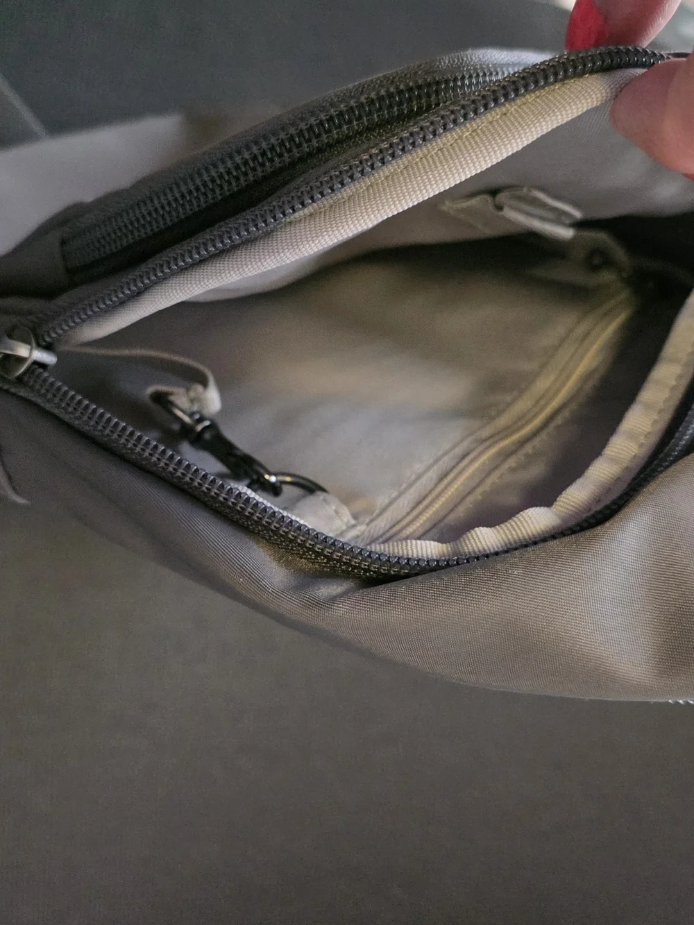 Baggallini Gray Sling Crossbody Bag - Compact Everyday Carry - Picture 6 of 8